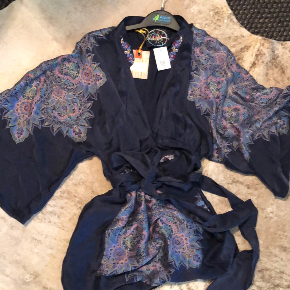 Robert Graham silk kimono blouse